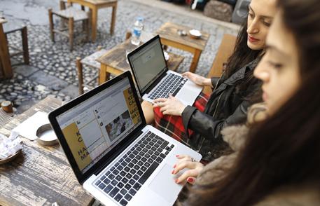 Giovani sul web